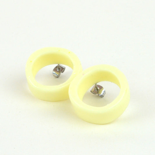 Round Link Studs Cream