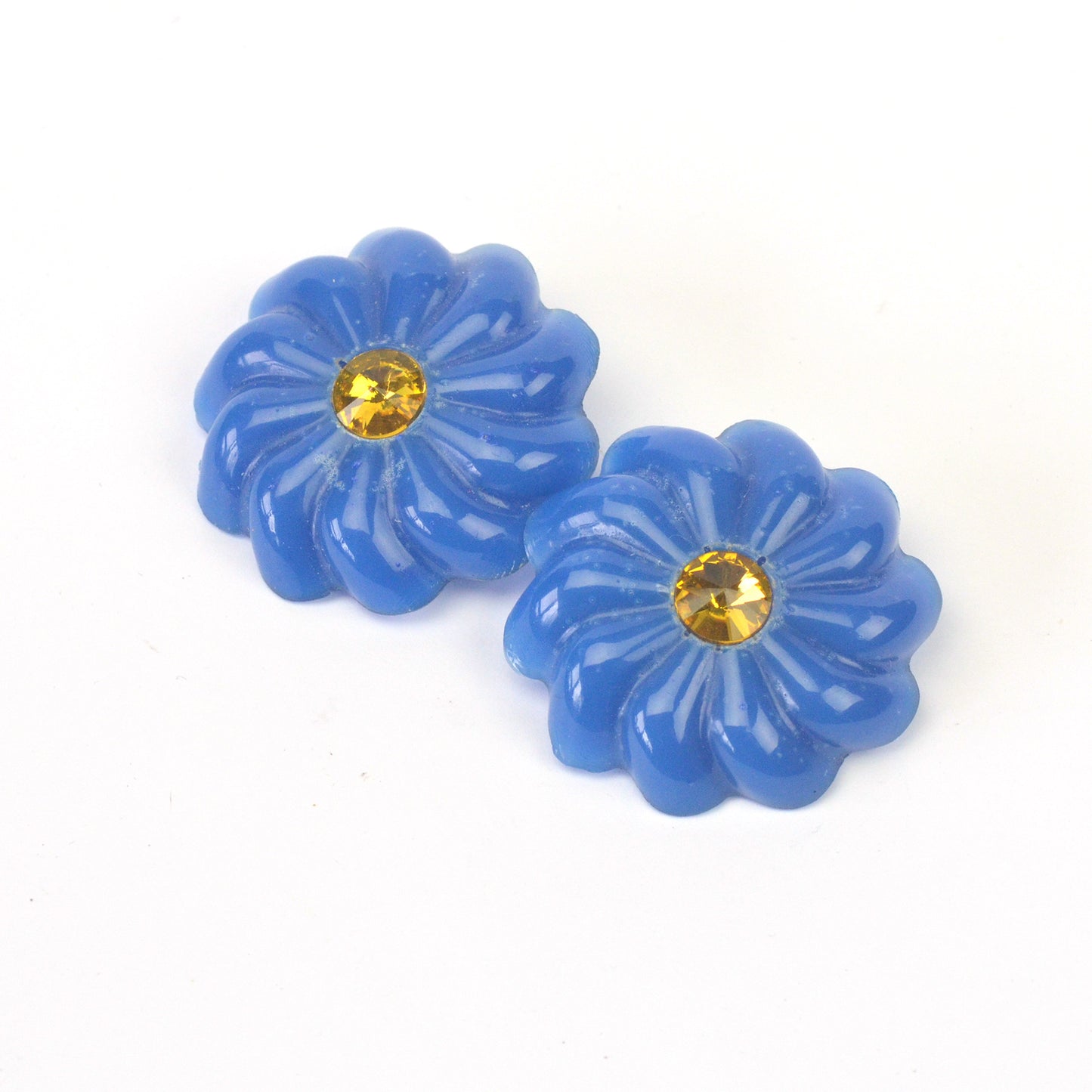 Fancy swirl Stud