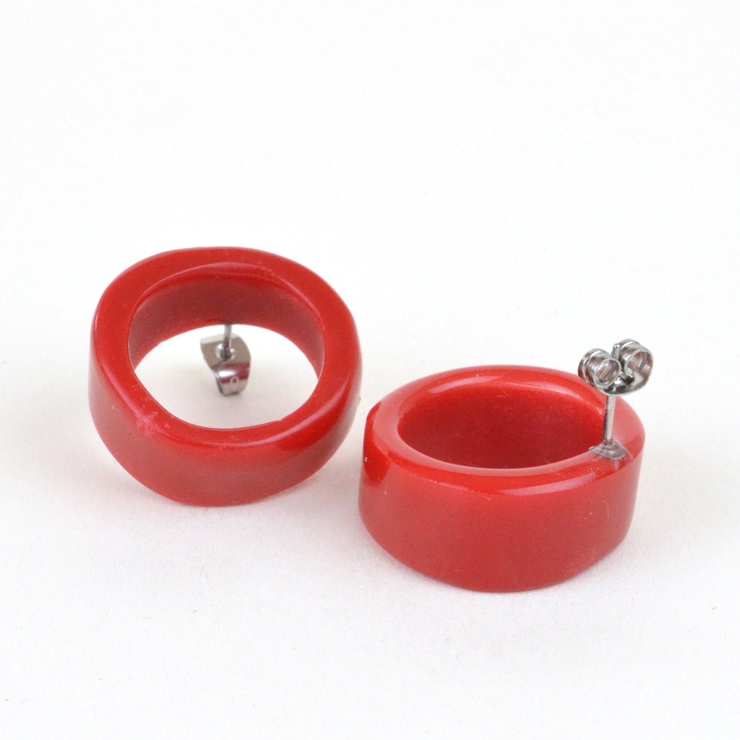 Round Link Studs Dark Red